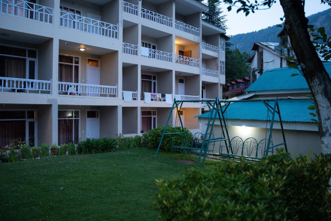 The Conifer Hotel Manāli Eksteriør billede