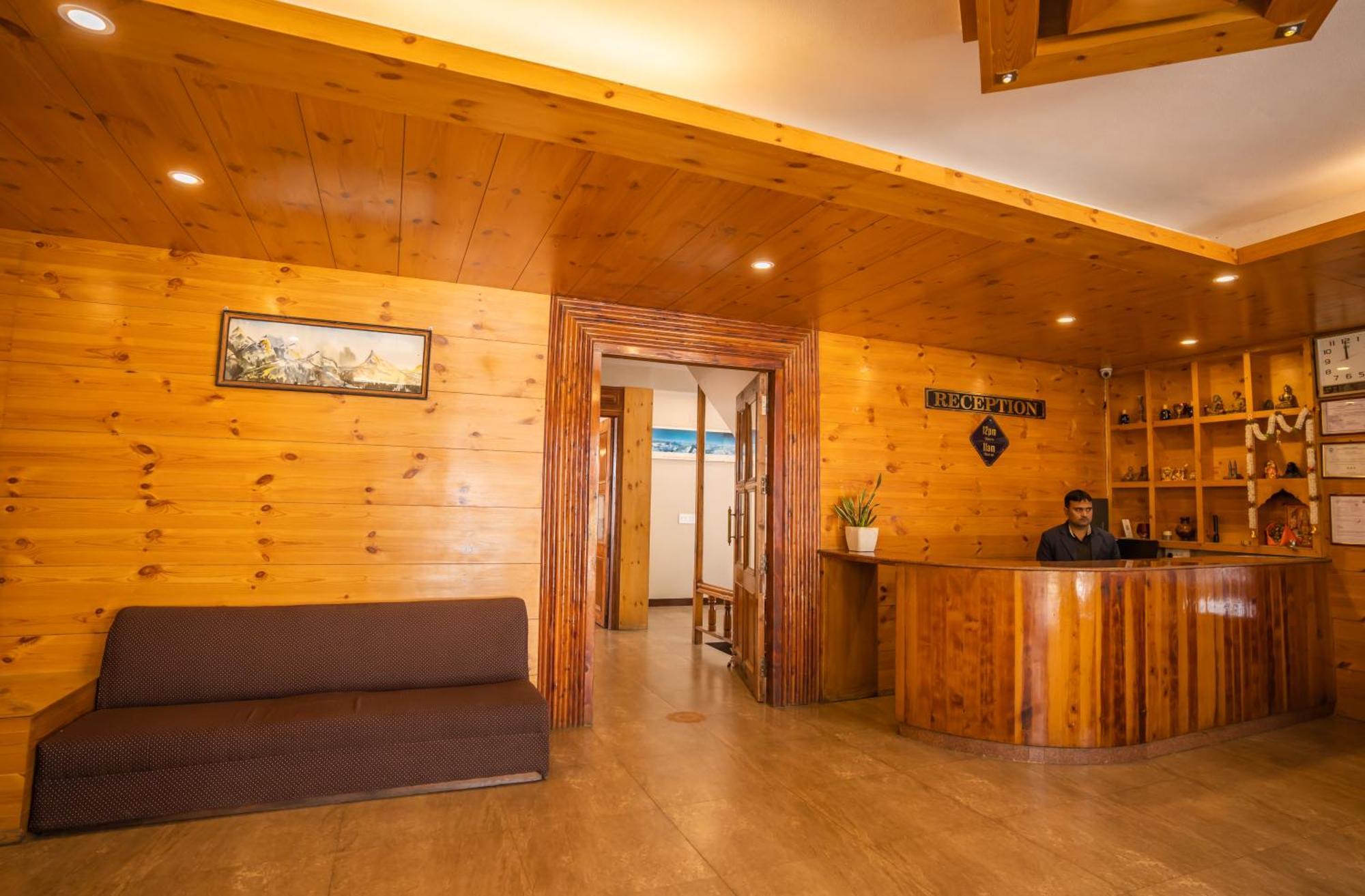 The Conifer Hotel Manāli Eksteriør billede