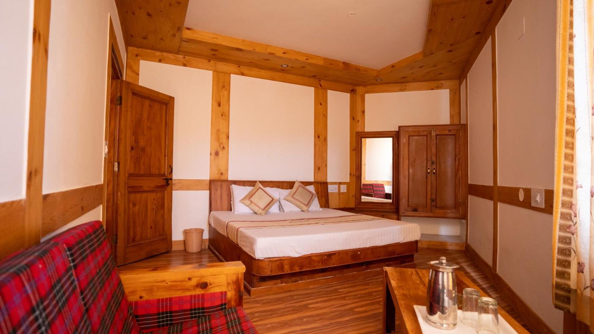 The Conifer Hotel Manāli Eksteriør billede