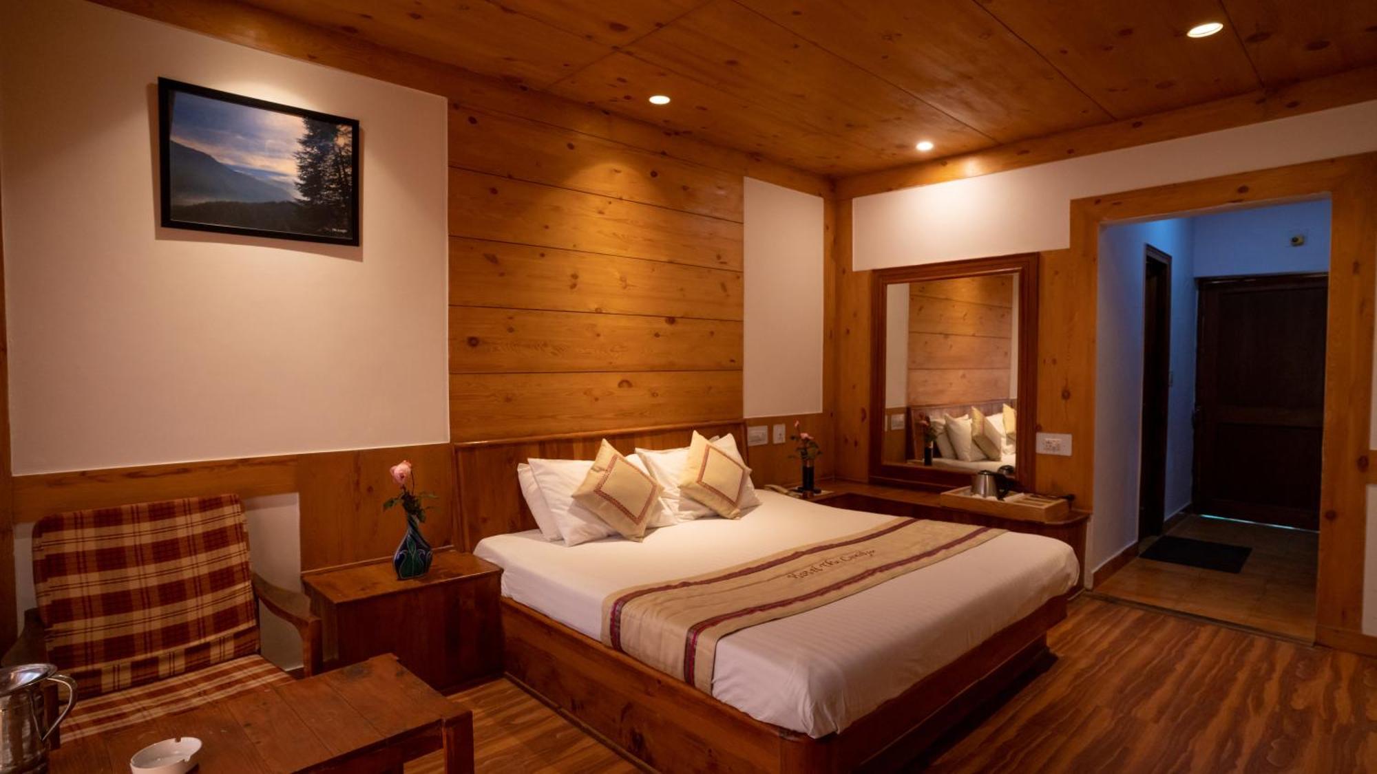 The Conifer Hotel Manāli Eksteriør billede