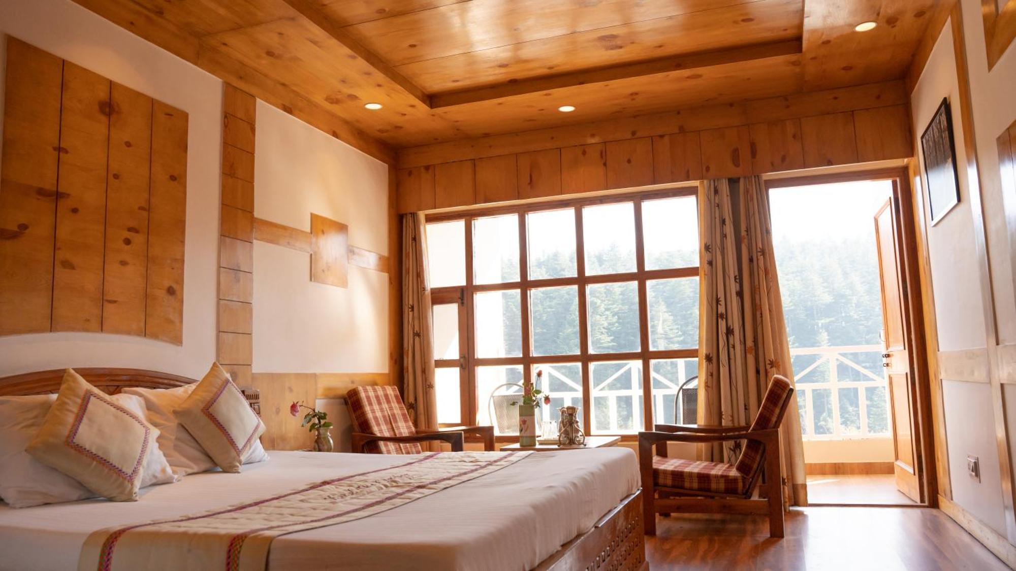 The Conifer Hotel Manāli Eksteriør billede