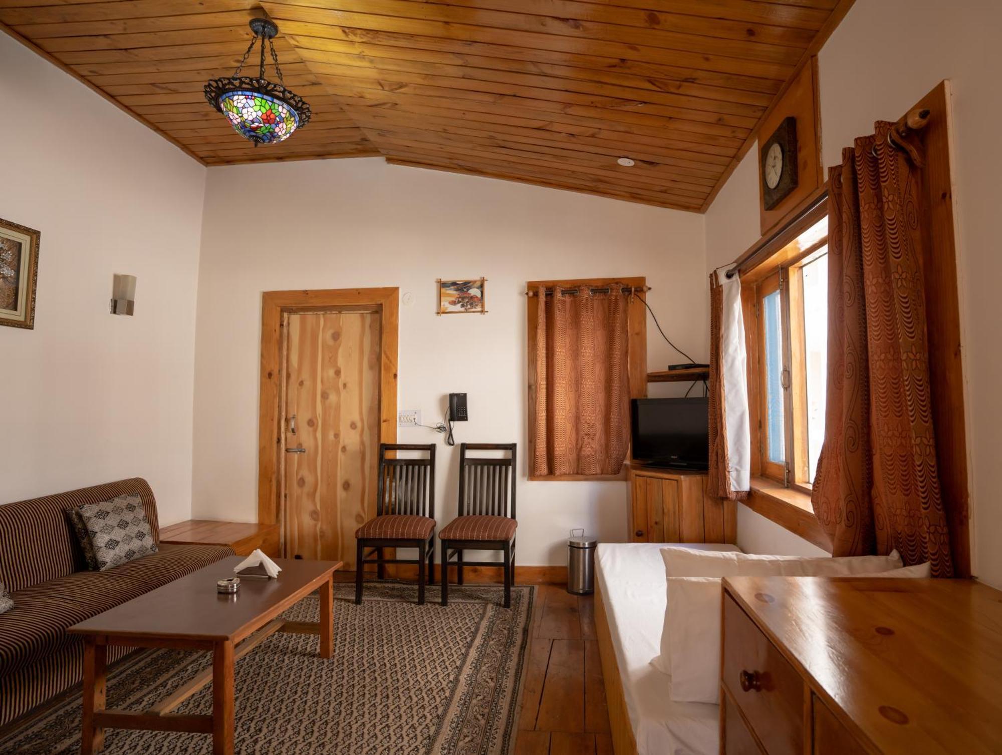 The Conifer Hotel Manāli Eksteriør billede