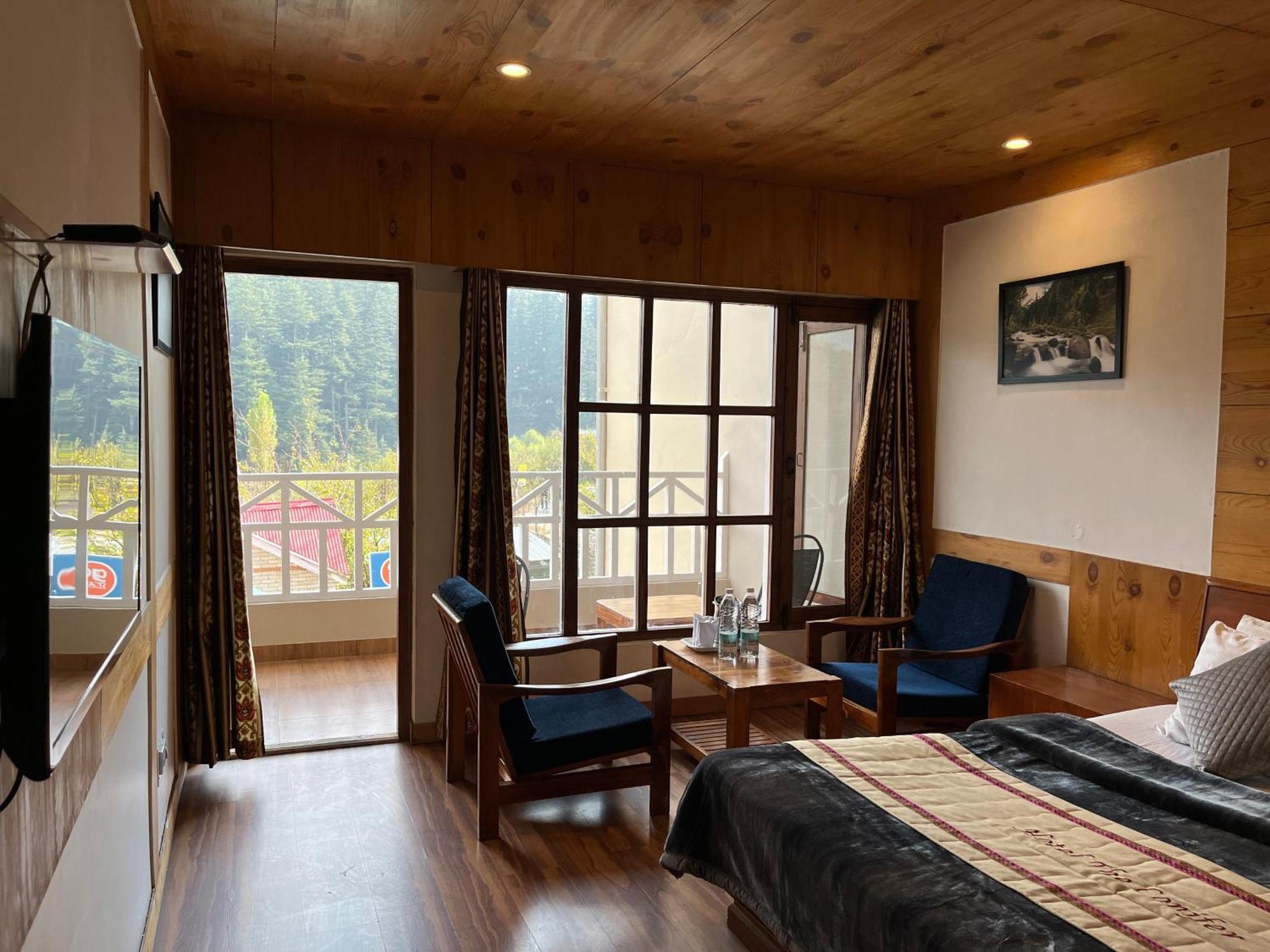 The Conifer Hotel Manāli Eksteriør billede