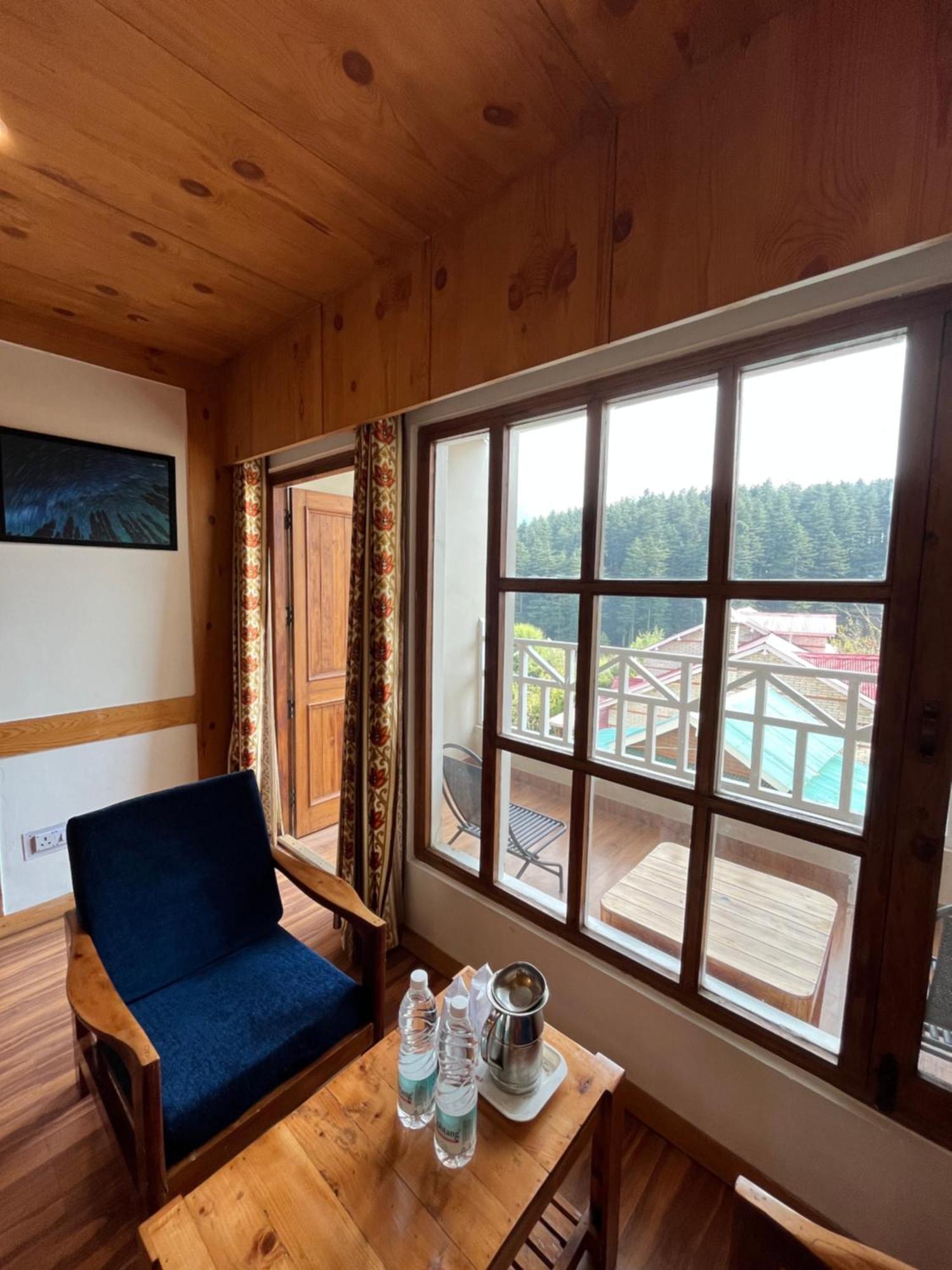 The Conifer Hotel Manāli Eksteriør billede
